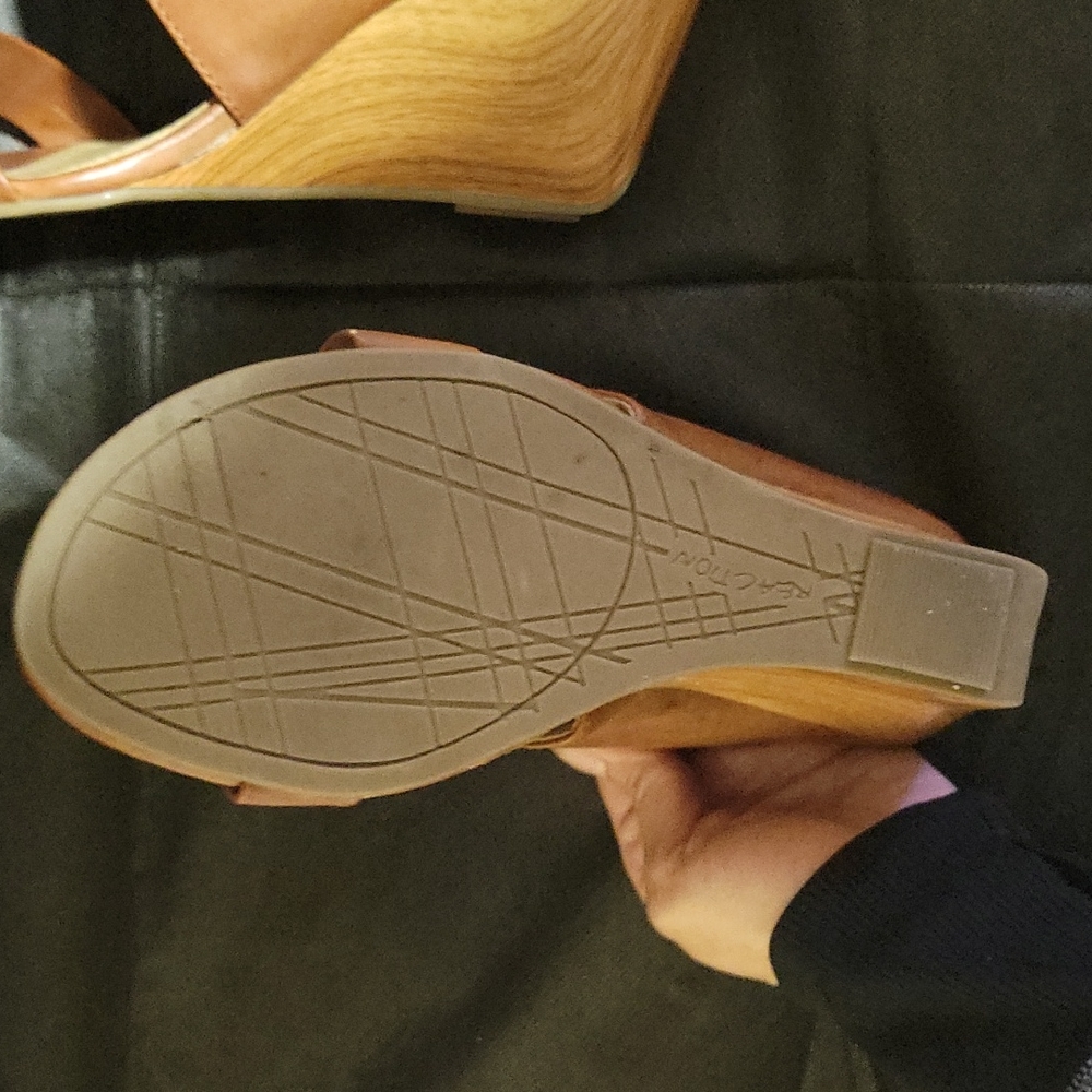 Kenneth Cole Clogs - Picture 5 of 5